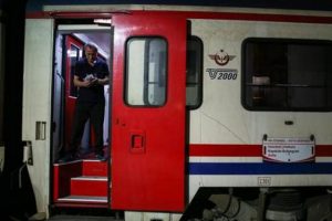 Tren seferleri yeniden başladı
