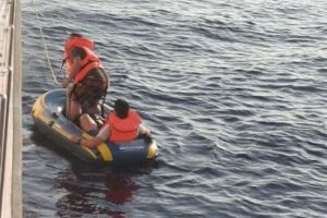 28'i çocuk 53 kaçak göçmen yakalandı