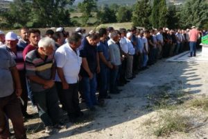 Bursa'da doğumdan 3 saat sonra bebeğini emzirirken öldü