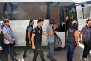 FETÖ şüphelileri hakim karşısında!
