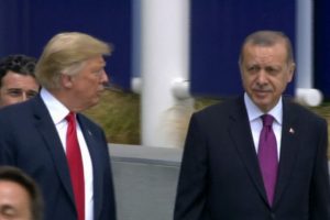 Erdoğan ve Trump aile fotoğrafı çekimine birlikte geldi
