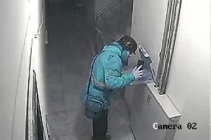 Pizzaya tüküren kuryeye dava açıldı