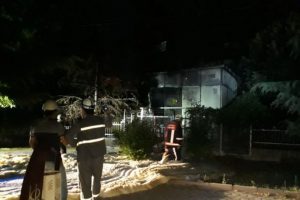 Trafo patladı, tüm semt karanlığa büründü