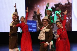 Bursa Altın Karagöz Halk Dansları Yarışması'nda yarı final heyecanı