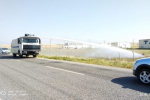 Polis yangına TOMA ile müdahale etti