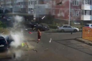 Otomobilin bagajında patlama!