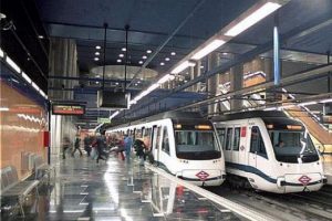İlk sürücüsüz metro seferlerine ara verildi