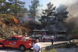 Seyir halindeki yolcu otobüsünde yangın çıktı!