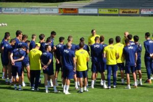 Fenerbahçe'de yeni transferler top başı yaptı