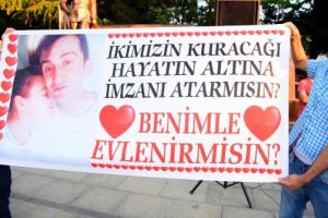 Dillere destan olacak evlilik teklifi