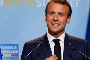 Macron Trump'ı yalanladı: Savunma harcamalarını 2024'te artıracağız
