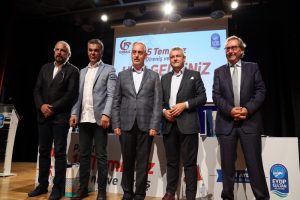 Mete Yarar '15 Temmuz Diriliş ve Direniş' panelinde konuştu