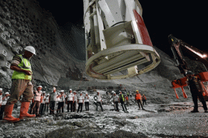 Yusufeli Barajı'nda beton dolguya başlandı