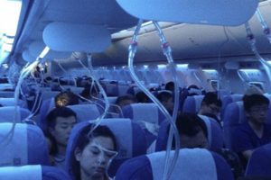 Pilot kokpitte sigara içti, uçak 5 bin metre düştü!