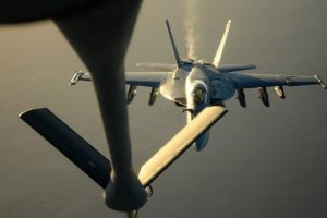 Koalisyonun düzenlediği bombardımanda 30'u aşkın kişi can verdi