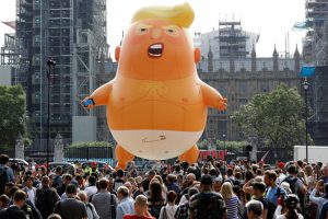 İngiltere'de Trump protestoları sürüyor