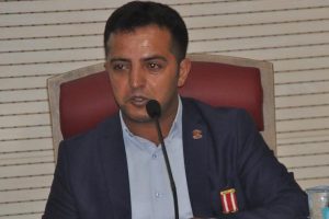Karanlık geceyi gözyaşları içinde anlattı