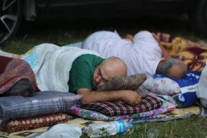 Edirne'de otellerde yer kalmadı, sokakta sabahladılar!