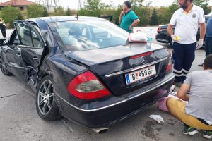 2 otomobil çarpıştı: 1 ölü, 6 yaralı