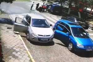 Sürücünün manevrası küçük kızın hayatını kurtardı