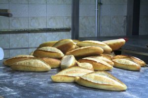 Bir yılda 4 milyar 380 milyon ekmek çöpe gidiyor