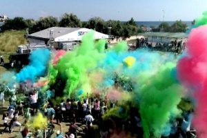 Gençler Color Fest ile 'Yoğurda Renk Kattı'