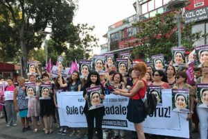 Kadın Meclisleri üyelerinden Şule Çet eylemi