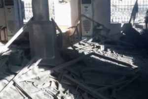 Gazze'de bir cami kullanılmaz hale geldi