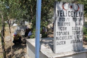 15 Temmuz nedeniyle şehitlikler ziyaret edildi