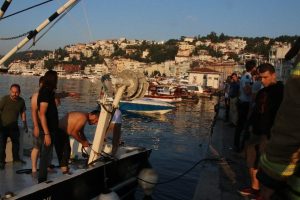Bebek Sahili'nde denize giren bir kişi akıntıya kapıldı