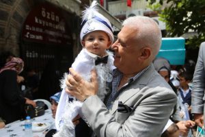 Bursa Nilüfer Belediye Başkanı Bozbey miniklerin heyecanına ortak oldu