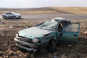 Lastiği patlayan otomobil takla attı: 5 yaralı