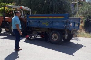 Motosikletle traktöre çarptı hayatını kaybetti!