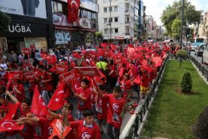 İzmir 15 Temmuz'da tek yürek oldu