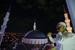 81 ilde aynı anda sela okundu