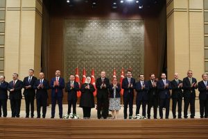 TMSF Erdoğan'a, Özelleştirme Berat Albayrak'a bağlandı
