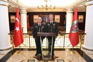 Hulusi Akar görevini devretti