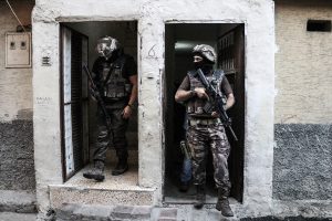 Uyuşturucu satıcılarına yönelik operasyon: Çok sayıda gözaltı