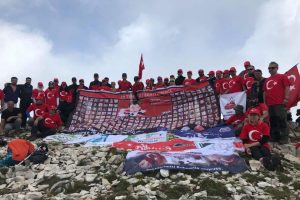 Bursa'da 15 Temmuz şehitlerini zirvede andılar