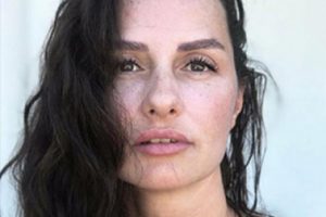 Makyajsız güzel Yasemin Özilhan