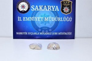 Kadın yolcunun üzerinden 670 gram eroin çıktı