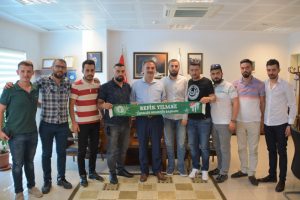Bursasporlu taraftarlardan Bursa Gemlik Belediye Başkanı Yılmaz'a ziyaret