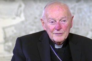 Kardinal, cinsel istismar suçlamasıyla görevinden azledildi