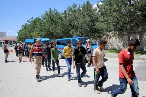 Erzincan'da 33 kaçak göçmen yakalandı