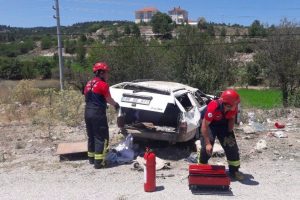 Denizli'de otomobil takla attı: 3 yaralı