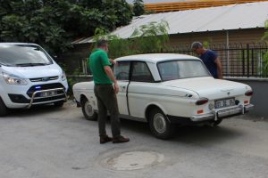Adana'da çalınan ''dede yadigarı'' klasik otomobil bulundu