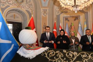 Bakan Dönmez Ertuğrul Gazi Türbesi'ni ziyaret etti