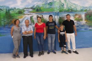 Bursa'da ressam Helvacı kafelerin duvarlarını süslemeye devam ediyor