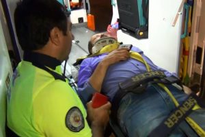 İki otomobil kafa kafaya çarpıştı: 1'i ağır 4 yaralı