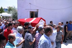 Çarptığı köpeğe yardım etmek isteyen genç asteğmene hüzünlü veda